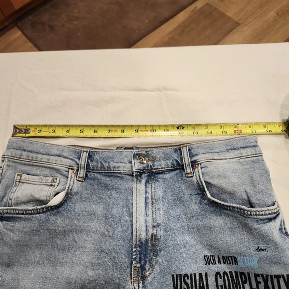 ZARA Mens Relaxed Shorts in Painted Denim - size 34 - Picture 10 of 11